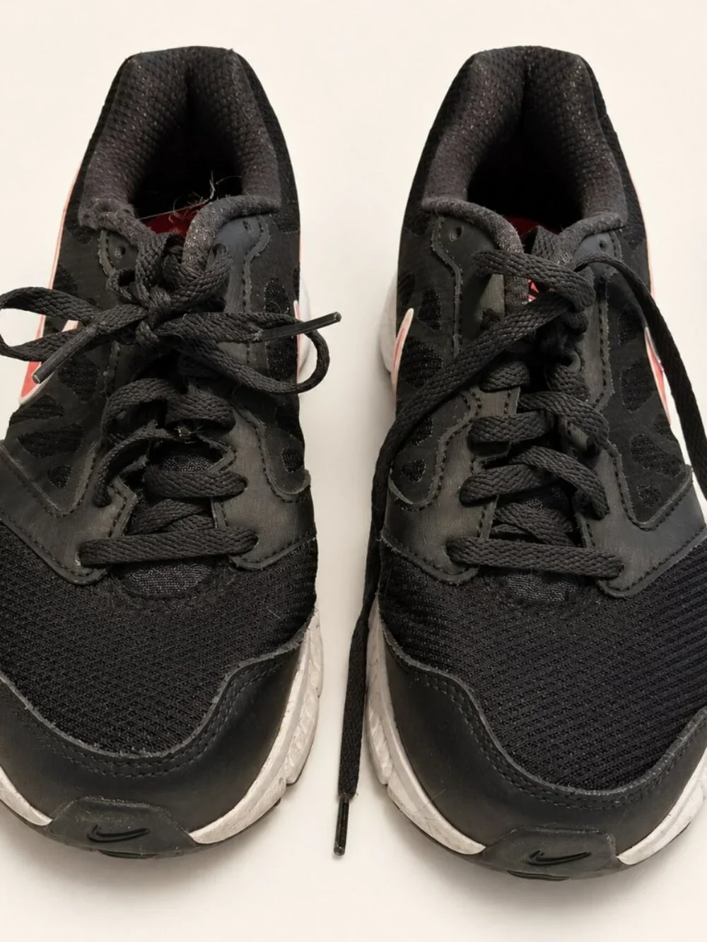 Nike Downshifter 6 Black Coral Running Shoes Women's 7 As Is